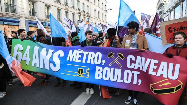 Réforme des retraites : le siège de LVMH à Paris envahi par des  manifestants – Libération