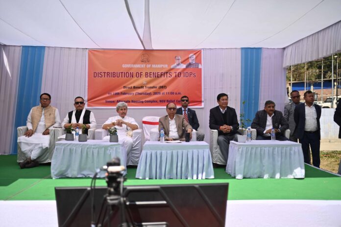 CM DISTRIBUTES BENEFITS TO IDPs (5)