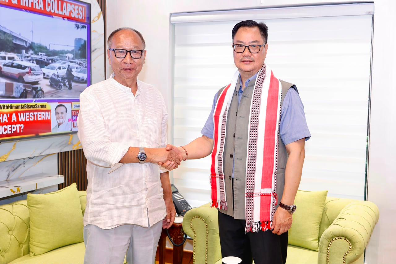 Manipur CM meets Kiren Rijiju in New Delhi