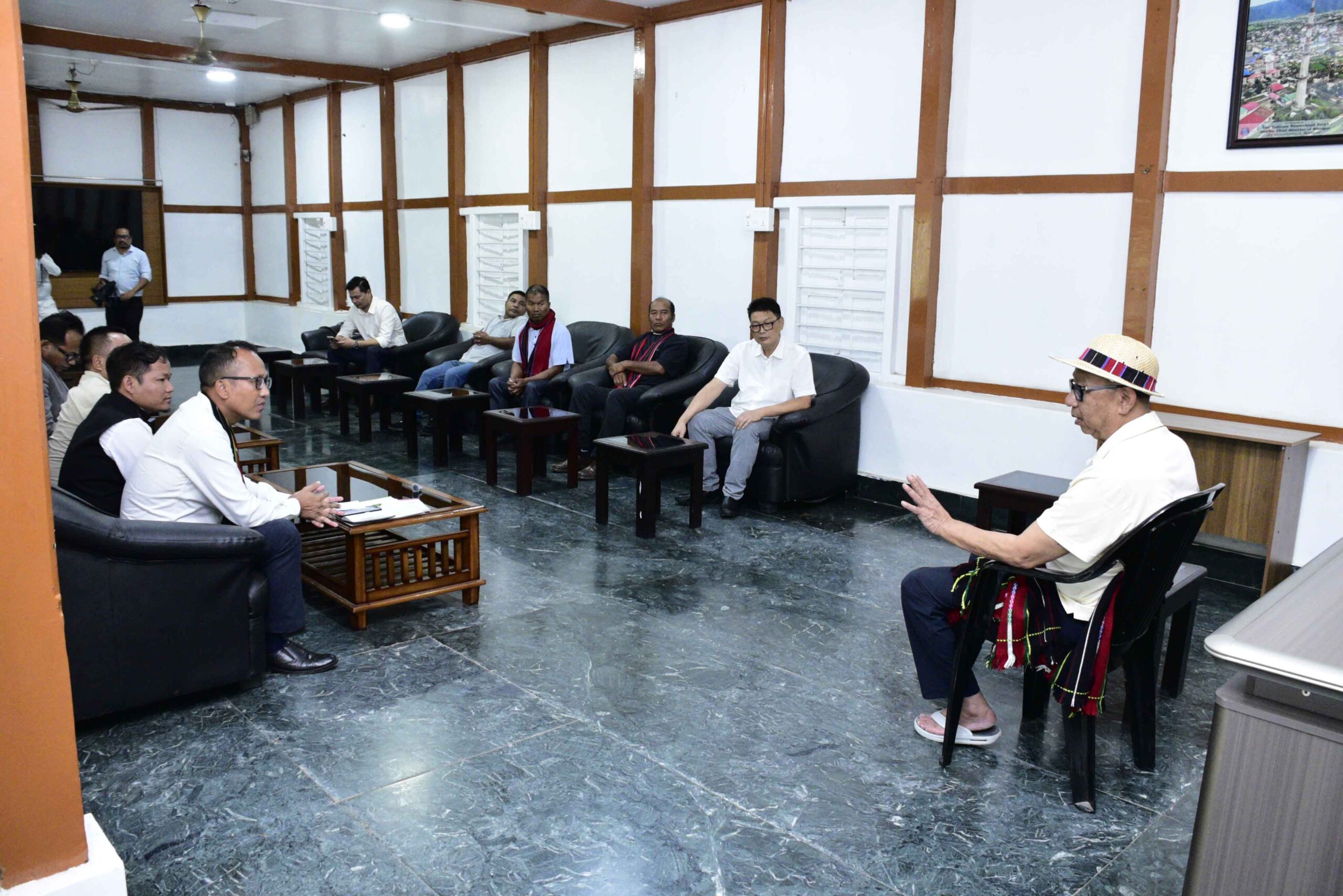Tipaimukh MLA, Pherzawl CSOs meet CM Khemchand