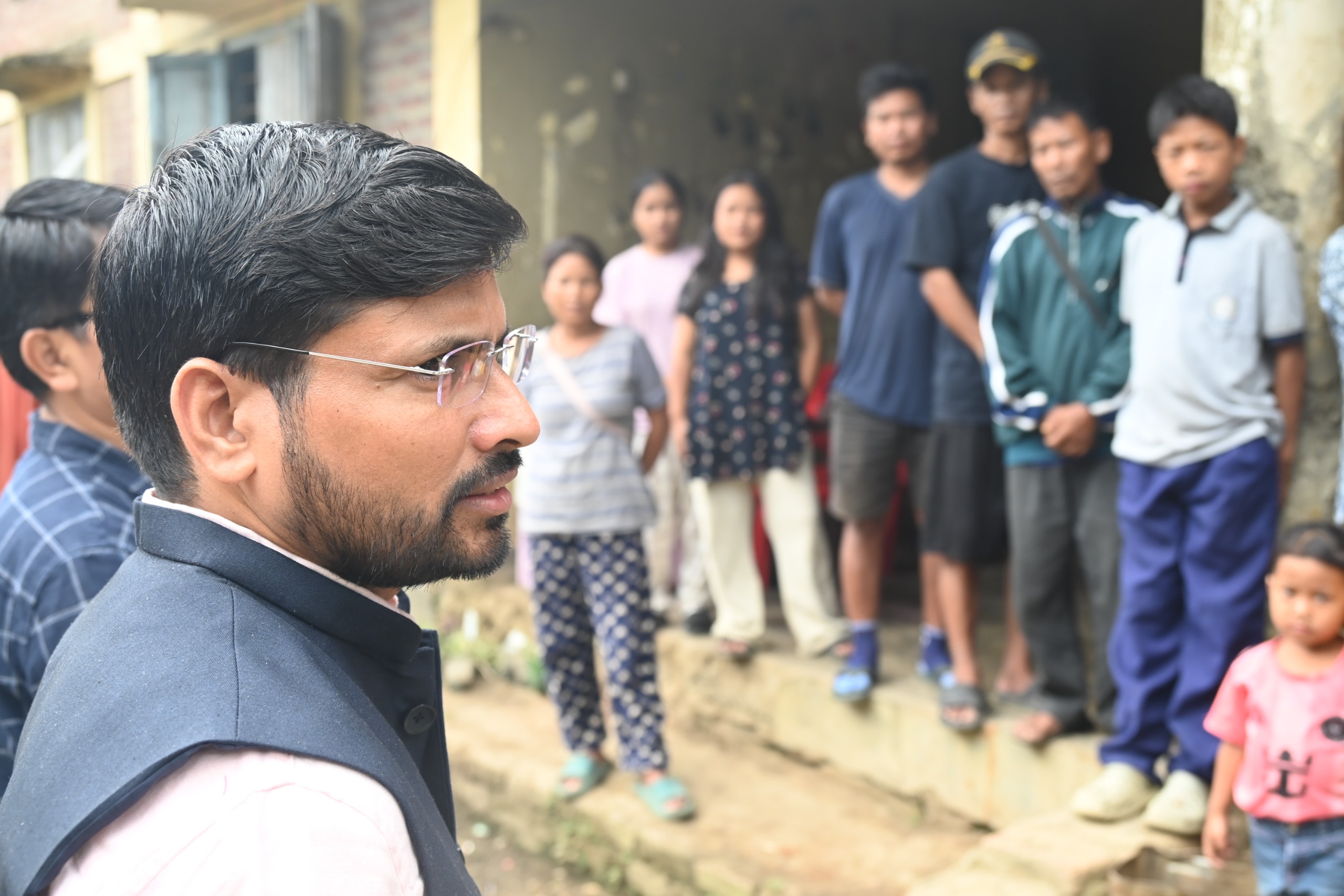 DC visits relief centres, reviews welfare of IDPs in Churachandpur