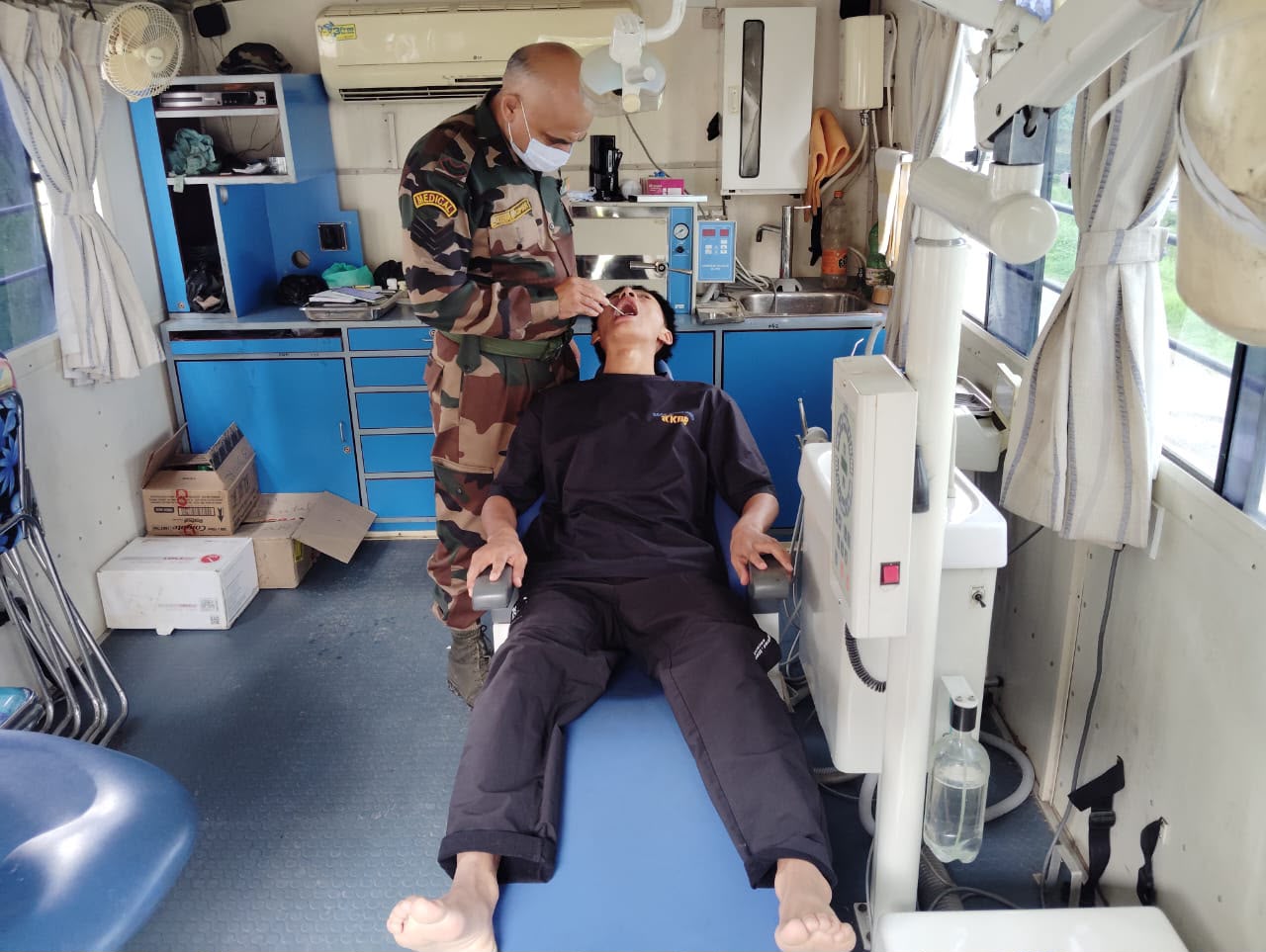 Assam Rifles assists in firefighting at Churachandpur